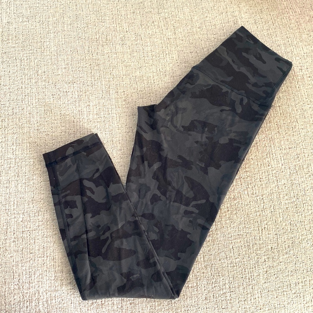 Lululemon camo print Align legging